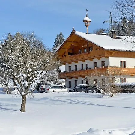Bauernhof Strasserhof 瑟尔